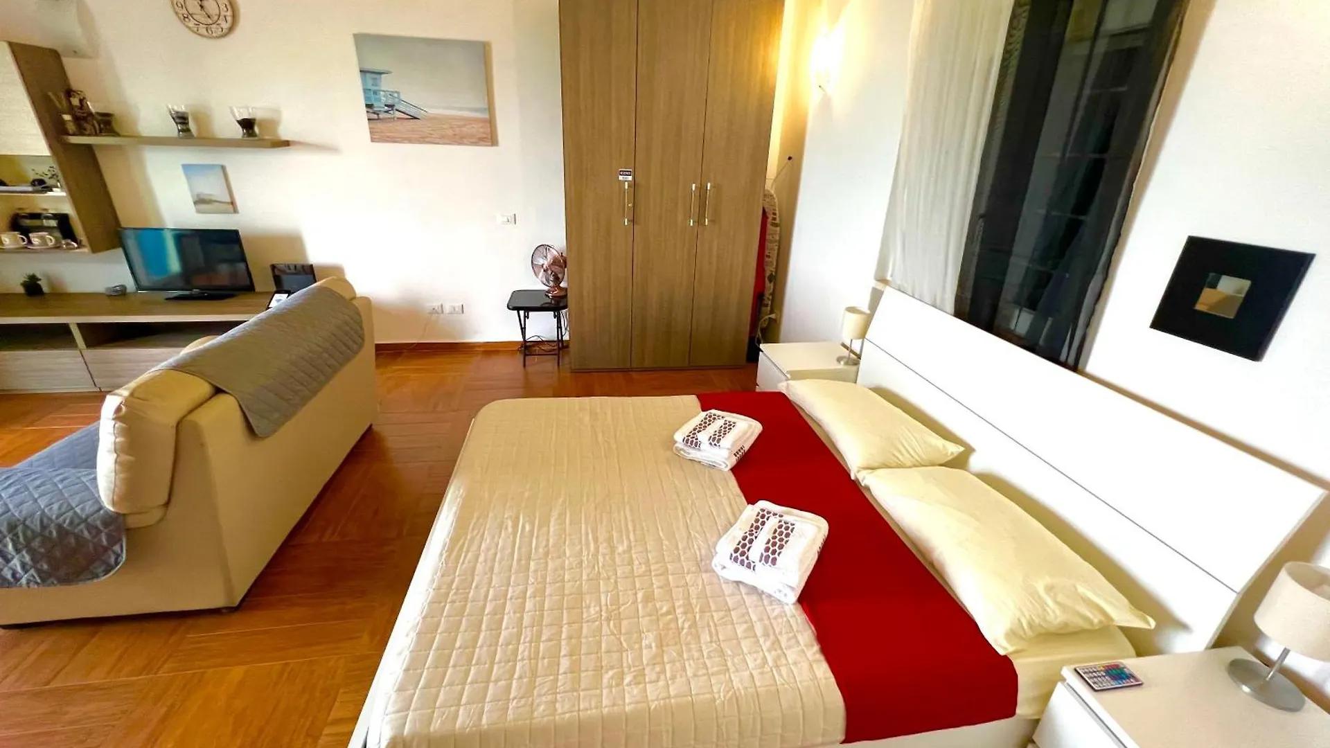 Tramonto Suite-Rome Airport Fco-Fronte Mare Fiumicino Italy