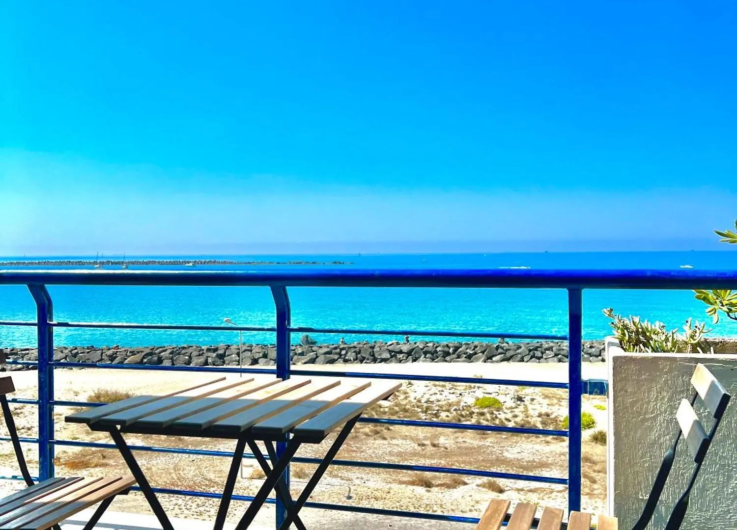 Apartment Tramonto Suite-Rome Airport Fco-Fronte Mare Fiumicino Italy